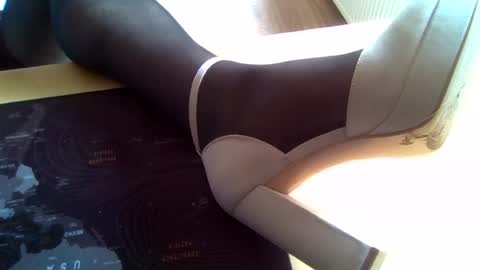 sissyhannah17112 online show from June 30, 2026, 9:54 am
