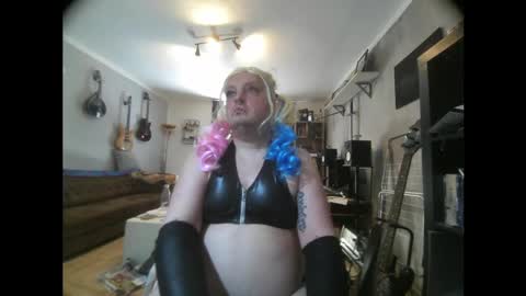 Snapshot of sissylovedoll chatting on April 9, 2026, 11:04 am Tiffany Candy online show from April 9, 2026, 11:04 am