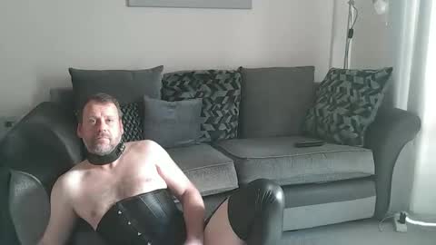 SafaSlave online show from November 22, 2025, 12:04 pm