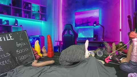 Elise online show from January 21, 2025, 2:37 pm