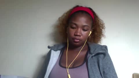 sisyh697532 online show from May 18, 2026, 5:08 pm