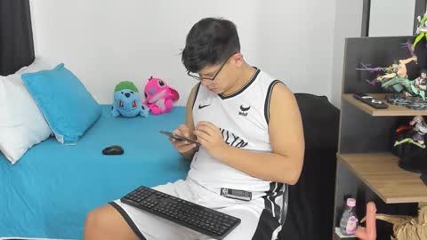 Snapshot of siul_bigcock chatting on December 16, 2025, 11:37 am Siul Thompson online show from December 16, 2025, 11:37 am