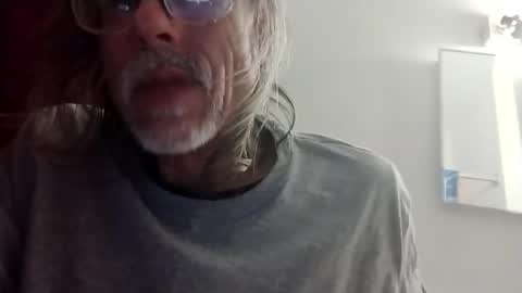 Snapshot of six_will_do chatting on December 6, 2024, 9:10 am Jimmy B online show from December 6, 2024, 9:10 am