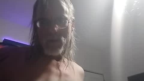 Snapshot of six_will_do chatting on December 22, 2025, 12:18 am Jimmy B online show from December 22, 2025, 12:18 am