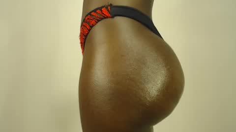 sizzly_ass online show from June 4, 2026, 2:50 am