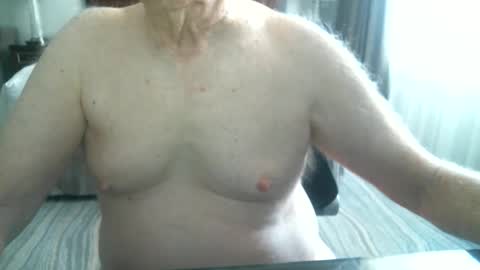 Snapshot of sjbottomboi chatting on June 1, 2026, 3:47 pm sjbottomboi online show from June 1, 2026, 3:47 pm
