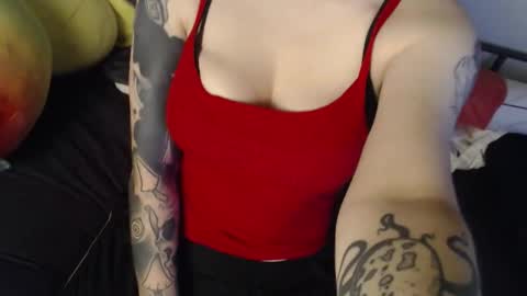 Snapshot of sk8t3rgurl chatting on October 27, 2025, 1:09 am sk8t3rgurl online show from October 27, 2025, 1:09 am