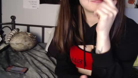 Snapshot of sk8t3rgurl chatting on November 12, 2025, 4:24 am sk8t3rgurl online show from November 12, 2025, 4:24 am