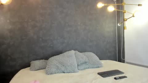 SKAILYN ANGELS online show from December 2, 2025, 11:11 pm