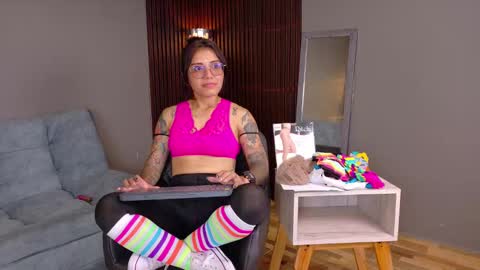 skarlet_petit online show from February 1, 2025, 9:19 pm