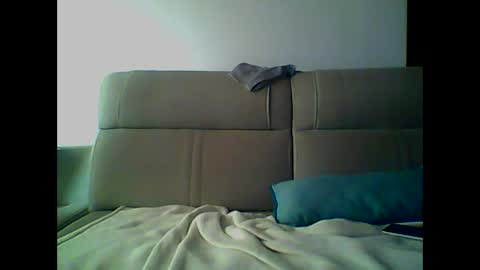 Snapshot of skater19xxx chatting on January 22, 2025, 4:23 pm miguel online show from January 22, 2025, 4:23 pm