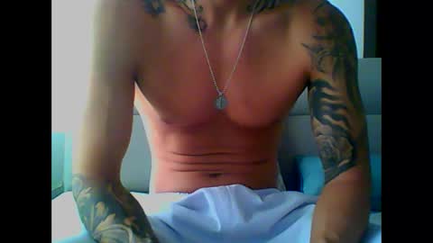 Snapshot of skater19xxx chatting on January 30, 2025, 4:55 pm miguel online show from January 30, 2025, 4:55 pm