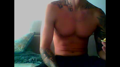 Snapshot of skater19xxx chatting on February 19, 2025, 4:11 pm miguel online show from February 19, 2025, 4:11 pm