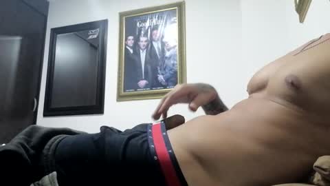 Snapshot of skater19xxx chatting on February 19, 2026, 12:06 am miguel online show from February 19, 2026, 12:06 am