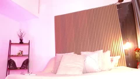 Skay  online show from November 5, 2025, 12:16 pm