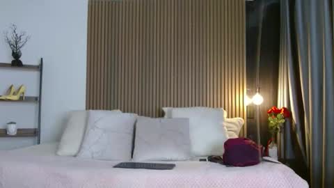 Skay  online show from November 22, 2025, 12:15 pm