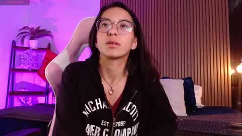 Skay  online show from December 2, 2025, 5:19 pm