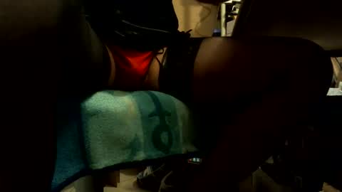 skersnylon online show from December 1, 2025, 7:41 pm