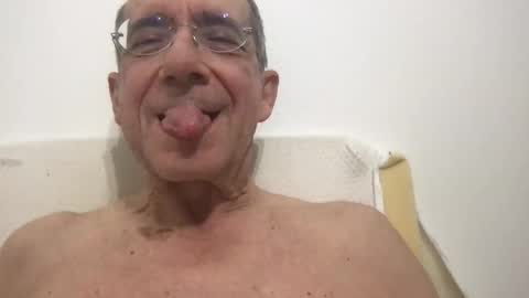 Snapshot of skima48 chatting on January 9, 2026, 4:15 am skima48 online show from January 9, 2026, 4:15 am