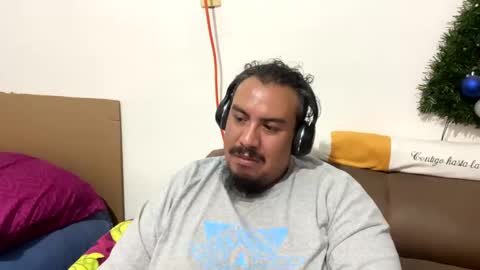 Snapshot of skinhell chatting on March 2, 2025, 12:42 am Elias online show from March 2, 2025, 12:42 am