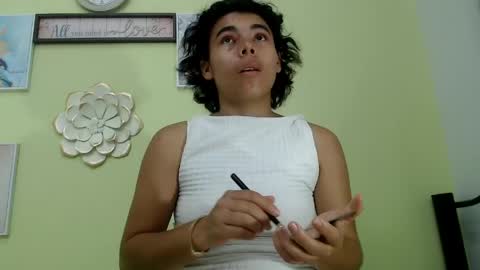 Snapshot of skinny18sexy chatting on May 4, 2026, 7:54 pm skinny online show from May 4, 2026, 7:54 pm