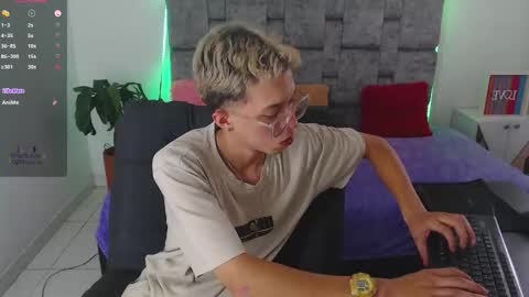 skinny_bigcock20 online show from November 20, 2025, 8:41 pm