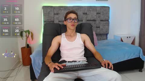 skinny_bigcock20 online show from February 6, 2026, 9:29 pm