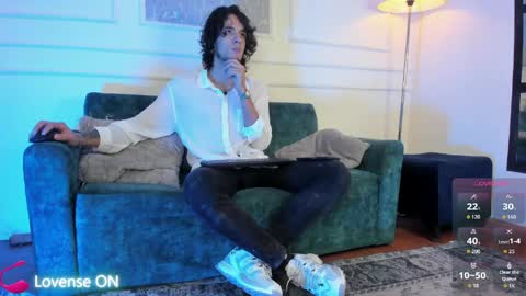 Snapshot of skinny_mac_ chatting on May 10, 2026, 12:54 pm Mac online show from May 10, 2026, 12:54 pm