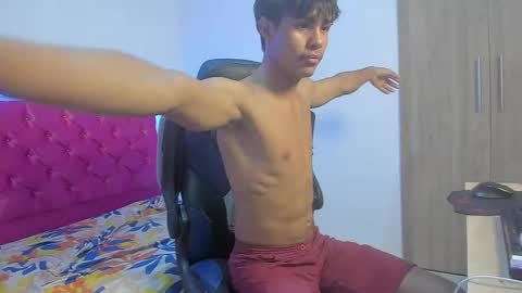 Snapshot of skinny_sam23 chatting on April 24, 2026, 4:04 am sam online show from April 24, 2026, 4:04 am