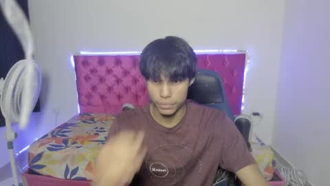 Snapshot of skinny_sam23 chatting on May 27, 2026, 4:42 am sam online show from May 27, 2026, 4:42 am