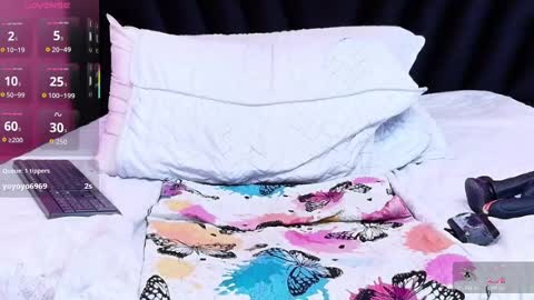 Snapshot of skinnyandcute_ chatting on November 2, 2025, 12:57 am Mariah Black online show from November 2, 2025, 12:57 am