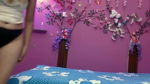 Snapshot of skinnybarbie022 chatting on September 22, 2025, 1:29 am barbi online show from September 22, 2025, 1:29 am