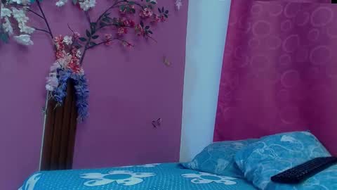 Snapshot of skinnybarbie022 chatting on October 15, 2025, 1:17 am barbi online show from October 15, 2025, 1:17 am