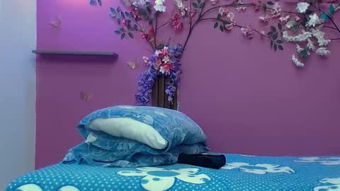 Snapshot of skinnybarbie022 chatting on November 18, 2025, 1:22 am barbi online show from November 18, 2025, 1:22 am