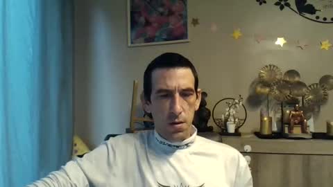 Snapshot of skinnybigcock2 chatting on October 22, 2025, 7:08 am SkinnyBigCock2 online show from October 22, 2025, 7:08 am