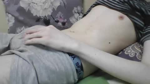 Snapshot of skinnycuteman chatting on February 4, 2025, 3:22 am skinnycuteb0y online show from February 4, 2025, 3:22 am