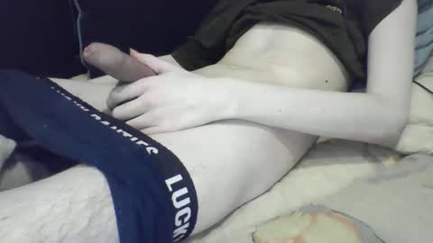 Snapshot of skinnycuteman chatting on May 30, 2026, 5:59 am skinnycuteb0y online show from May 30, 2026, 5:59 am