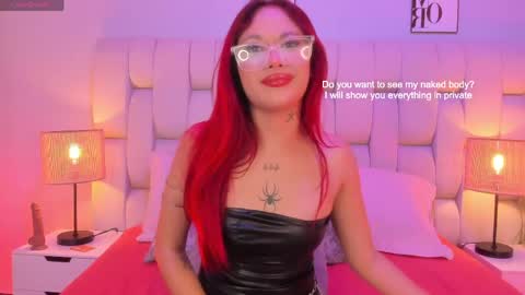 Snapshot of skinnyfoxyy chatting on May 6, 2026, 8:25 pm Foxy online show from May 6, 2026, 8:25 pm