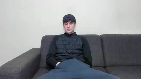 Snapshot of skinnyguywithbigd chatting on December 4, 2024, 10:46 am skinnyguywithbigd online show from December 4, 2024, 10:46 am