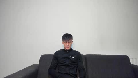 Snapshot of skinnyguywithbigd chatting on December 19, 2024, 12:34 am skinnyguywithbigd online show from December 19, 2024, 12:34 am