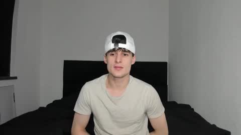 skinnyguywithbigd online show from December 2, 2025, 1:55 am