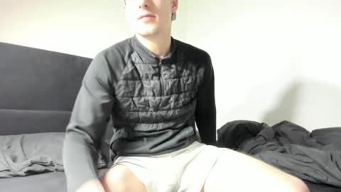 skinnyguywithbigd online show from December 3, 2025, 2:52 am