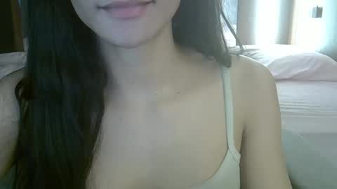 skinnykittencam online show from March 31, 2026, 4:57 am