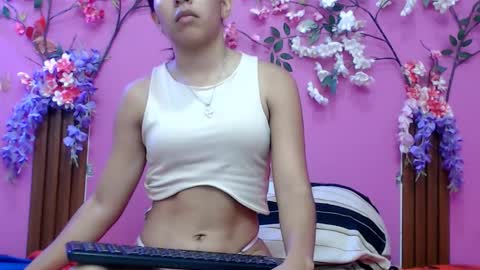 sofia online show from December 4, 2025, 1:20 pm