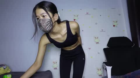 skinnythai4u online show from May 7, 2026, 10:53 am