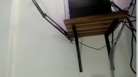 Snapshot of skinnyverus18 chatting on May 23, 2026, 7:29 pm VERUS online show from May 23, 2026, 7:29 pm