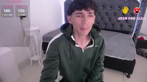 Snapshot of skorpyonmusclee chatting on December 31, 2024, 8:26 am Skorpyon Musclee online show from December 31, 2024, 8:26 am