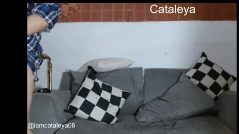 skulycataleya online show from February 22, 2025, 6:06 am