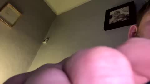 skuzzy25 online show from March 11, 2025, 12:00 am