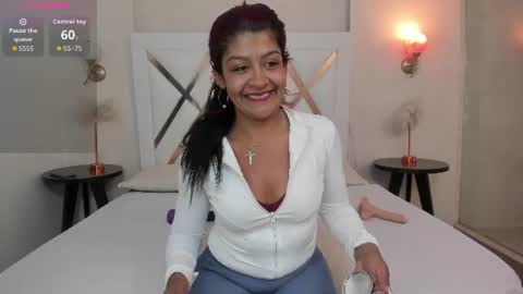 Snapshot of sky_collins_ chatting on July 16, 2026, 8:37 pm Sky online show from July 16, 2026, 8:37 pm